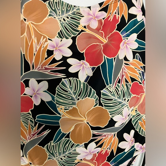 NEW!! Hurley Ladies One-piece Swimsuit, Multi Color SPF 50+ M (8-10) - Picture 6 of 11